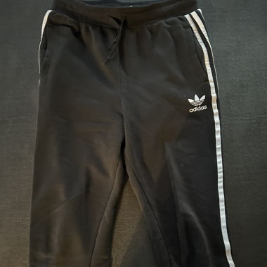 Jogging Adidas enfant taille 158
