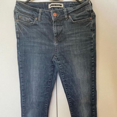 straight leg jeans
