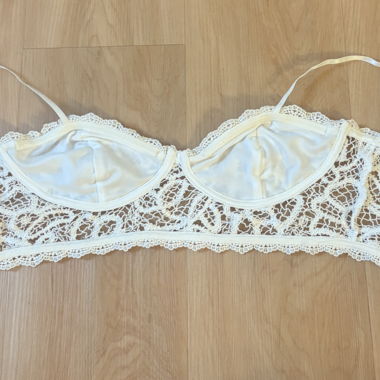 Top in pizzo Zara crema