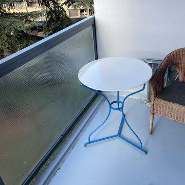 Petite table ronde en métal - jardin, balcon