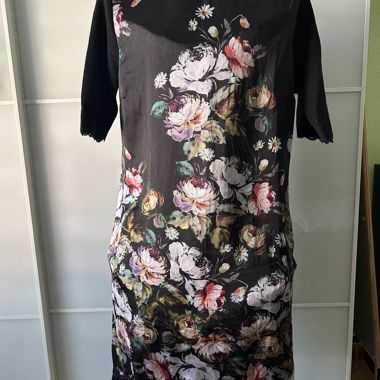 Schwarzes Blumenkleid - La fée maraboutée