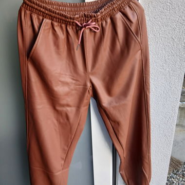 Pantaloni marroni effetto pelle