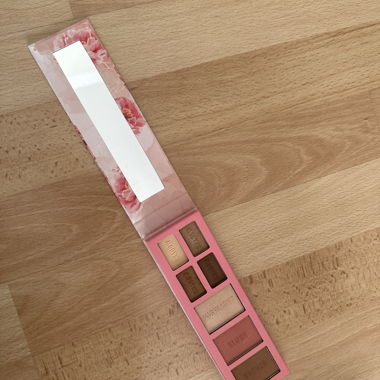 Palette Bloom Baby essence