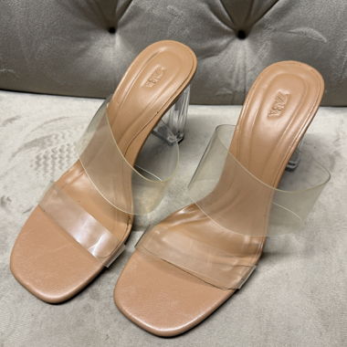 Sandales à talon transparent