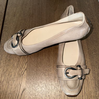 Ballerines en cuir élégantes /neuf