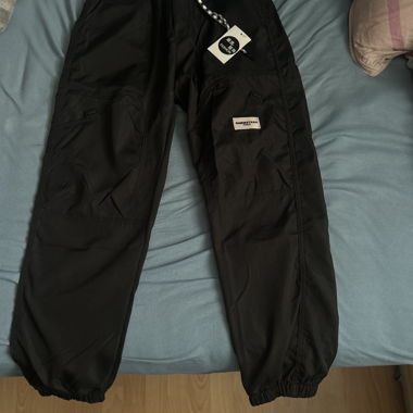 Pantalon noir cargo