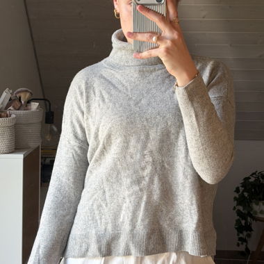 Graues Rollkragenpullover