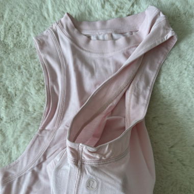 Lululemon top