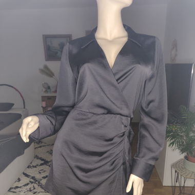 Elegantes schwarzes ZARA Kleid – neu mit Etikett