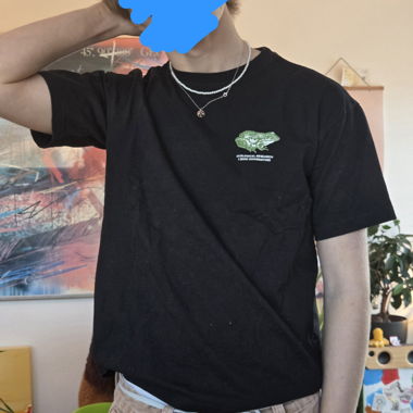 T-shirt noir avec imprimé au dos