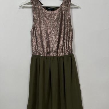 AMISU Pailletten-Kleid in Oliv/Bronze