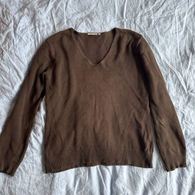 Brauner Pullover