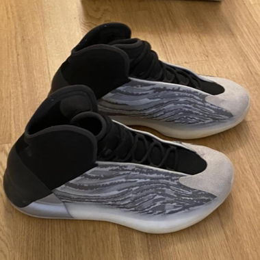 adidas Yeezy QNTM (Lifestyle Model)