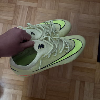 Chaussures de football Nike Mercurial