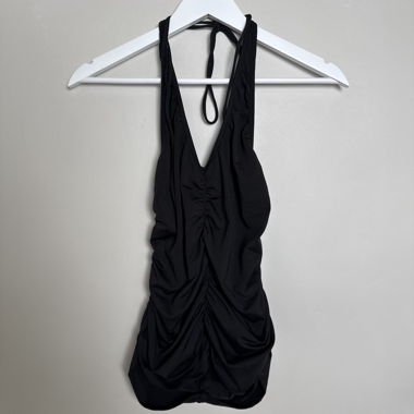 Robe noire à décolleté dos nageur (halter) Weekday