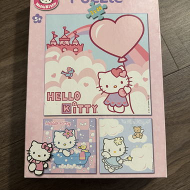 3x HELLO KITTY PUZZLES