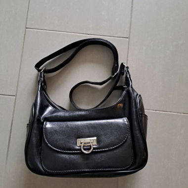 Black shoulder bag