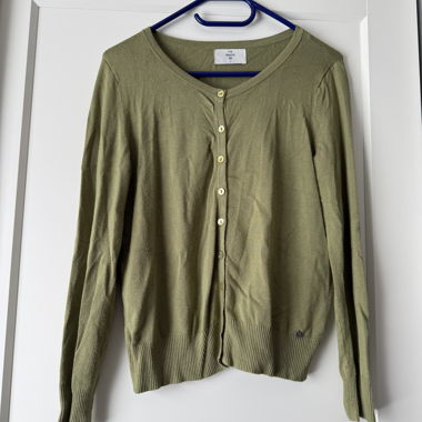 Cardigan vert kaki à boutons