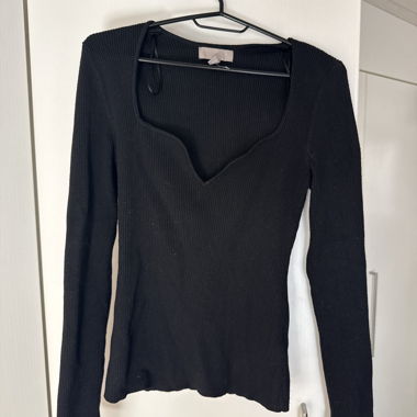 Black Ribbed Top