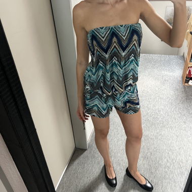 Trägerloser Jumpsuit mit Muster