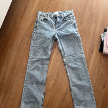 Heller Loose-Jeans mit geradem Bein
