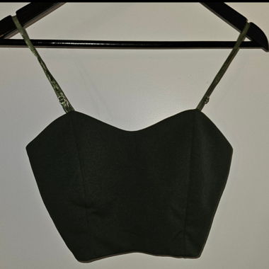 Top corto verde