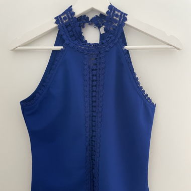 Haut bleu avec dentelle 