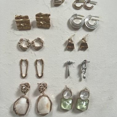 10 pairs of earrings 