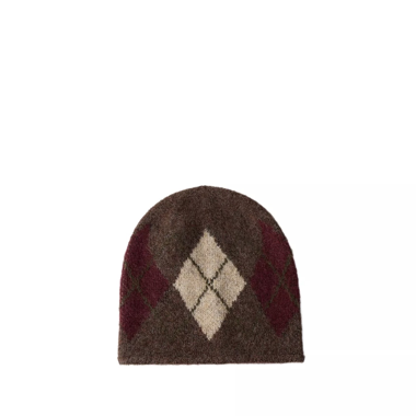 Knitted hat with argyle pattern