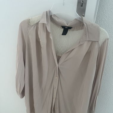 Bluse mit hinten Spitze