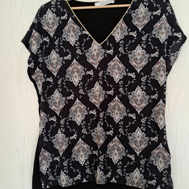 Black printed top