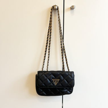 GUESS small quilted bag