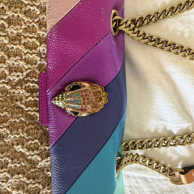 Borsa a tracolla colorata con catena