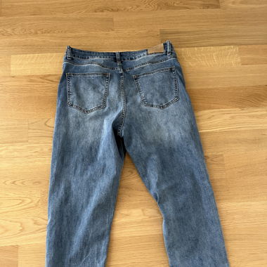 straight leg jeans