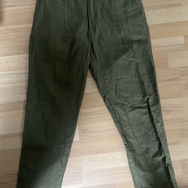 Olivgrüne Leinenhose Grösse XS/S