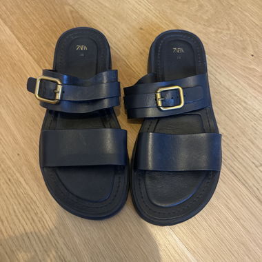 ZARA sandales en cuir noires 36