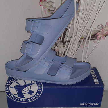 BIRKENSTOCK 43 BLUE - TOP CONDITION