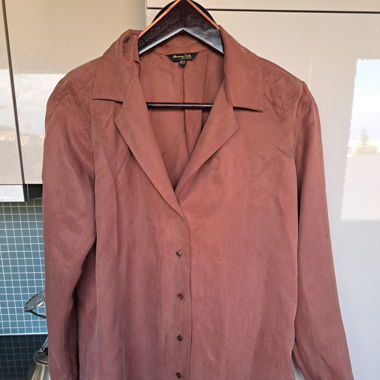 Soft shirt with shoulder pads
