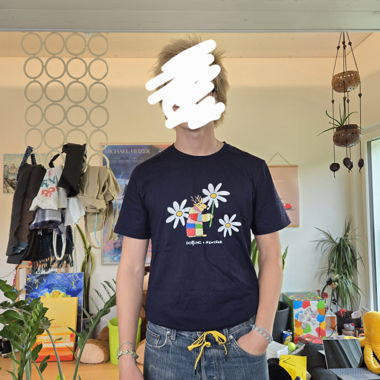 dunkelblaues tshirt, mit print