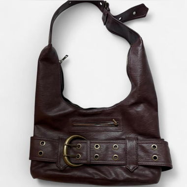 Vintage leather bag with cute details