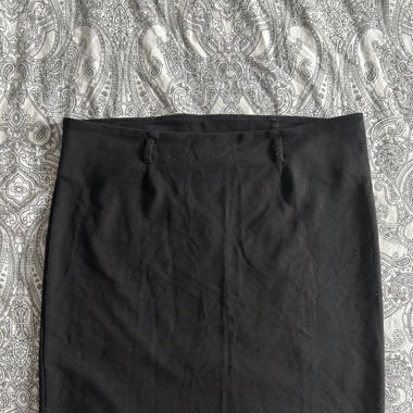 Black business skirt