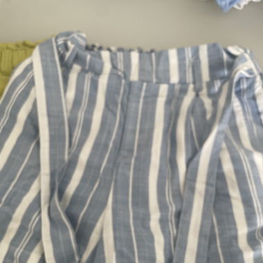 2 pairs of shorts