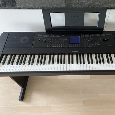Yahama Piano DGX 660
