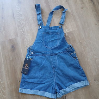 Denim shorts with bib