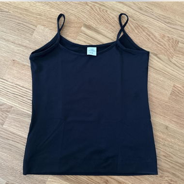 black cami top 