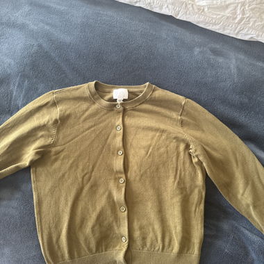 Kaki Buttoned Cardigan