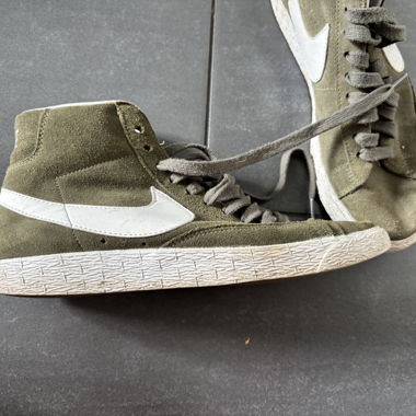 Nike Mid’77 Sneakers