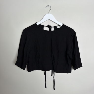 Blouse courte à nouer dos noir