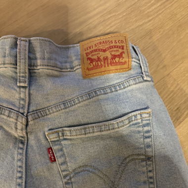 Levis Mom Jeans W28 L30