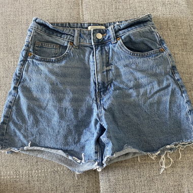 Shorts in jeans